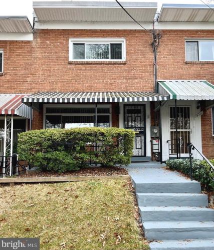 1717 Taylor St, Washington, DC 20011-5312