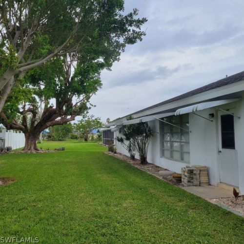 4434 10th Ave, Cape Coral FL  33904-5333 exterior