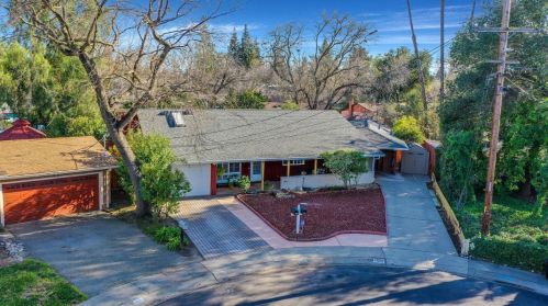1027 Santa Monica Ct, Concord CA  94523-2339 exterior