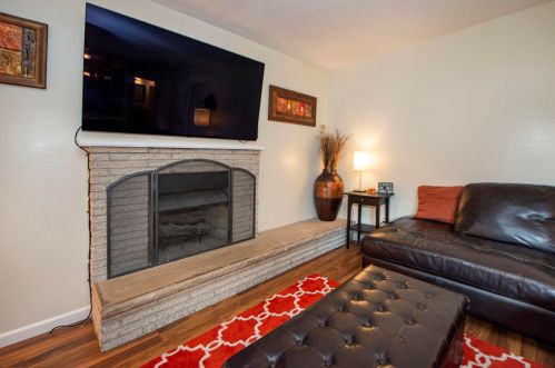 5338 Mulberry Dr, Greendale WI 53129-1426 exterior