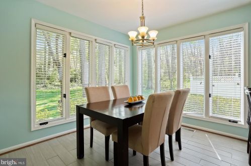 9111 Meadowcreek Ln, Lorton VA  22079-3238 exterior