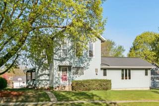 511 2nd Ave, Washington, IA 52353-2303