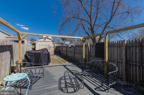 633 Division St, Gloucester NJ  08030-2335 exterior