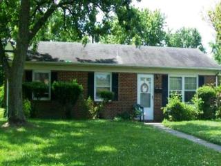 421 Whittington St, Greensboro, NC 27406-1258
