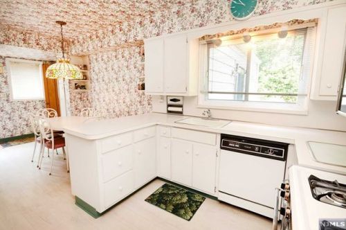 968 Phelps Rd, Teaneck NJ  07666-5624 exterior