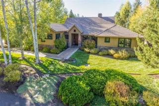 17450 Canoe Camp Dr, Bend OR  97707-2095 exterior