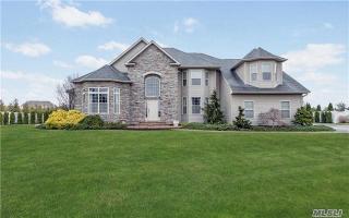 7 Sherwood Dr, Shoreham, NY 11786-2053