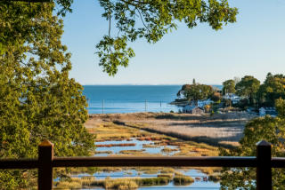 411 Mulberry Point Rd, Guilford, CT 06437-3204