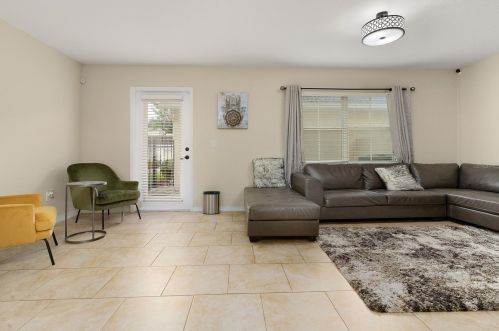 2917 Puerta Del Sol Blvd, Kissimmee FL  34744-4100 exterior