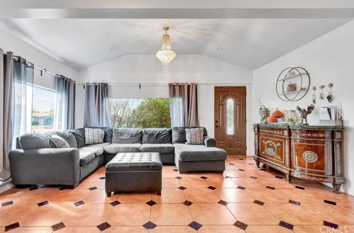 17119 Saticoy St, Van Nuys CA 91406-2146 exterior