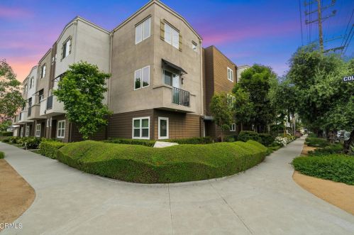 5664 Hazeltine Ave, Van Nuys CA  91423-2832 exterior