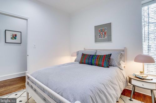 421 1st St, Washington DC 20003-1827 exterior