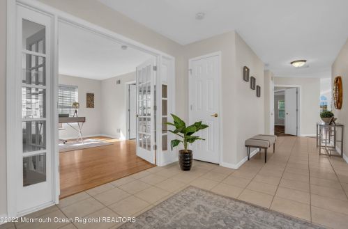 149 Skyline Dr, Lakewood NJ  08701-5737 exterior