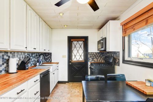 47 Charles Ter, Piscataway NJ  08854-5338 exterior