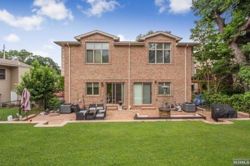 210 Grand Ave, Palisades Park, NJ 07650-1112