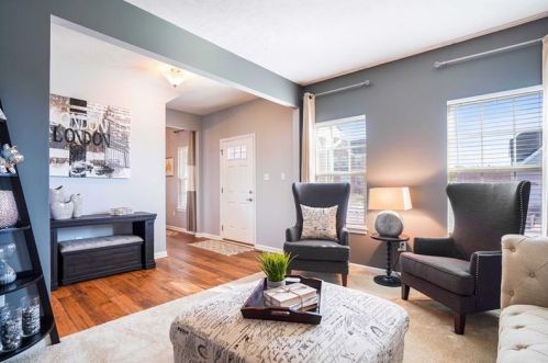 355 Park Edge Dr, Clinton, PA 15026-1787