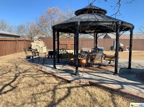 205 Hackberry St, Blanco, TX 78606-5786