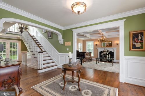 466 Black Swan Ln, Berwyn PA  19312-1908 exterior