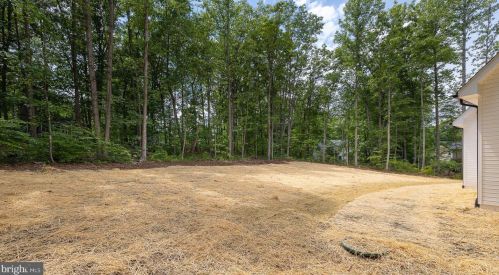 10906 Thiel Ct, Spotsylvania VA  22551-8034 exterior