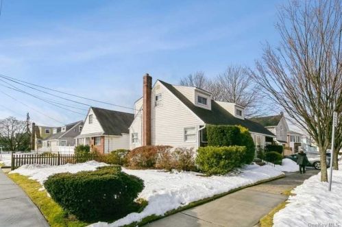 1361 Clay St, Floral Park, NY 11003-1011
