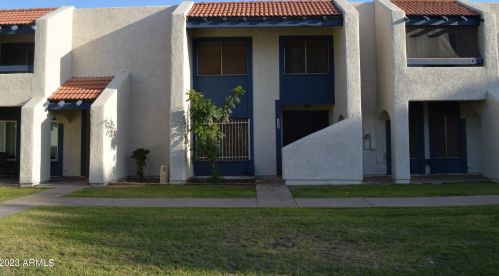 5442 El Caminito Dr, Glendale AZ  85302-6121 exterior