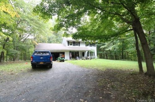 4 Crans Rd, Middletown, NY 10941-5001