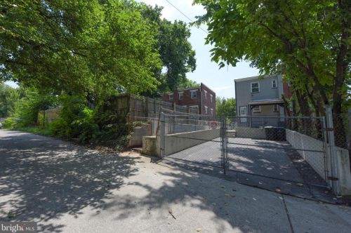 418 Brandywine St, Washington DC  20032-3653 exterior