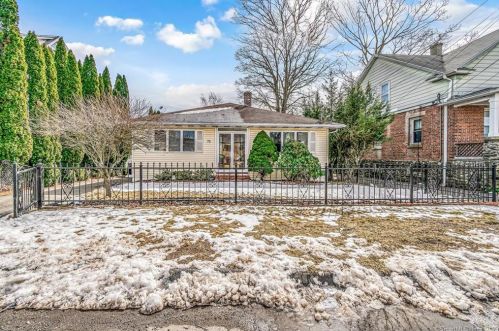 75 Anderson Ave, Waterbury, CT 06708-4009
