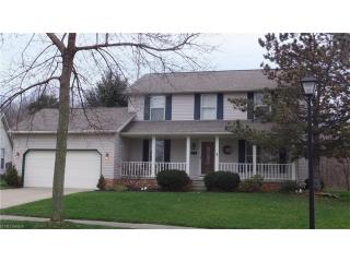 525 Picadilly Cir, Akron, OH 44319-1379