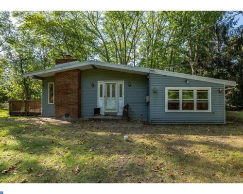 205 Peartree Ave, Berlin Boro NJ  08009-9439 exterior
