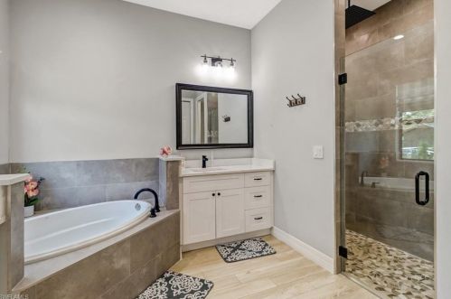 3657 20th Ave, Naples FL  34120-5577 exterior