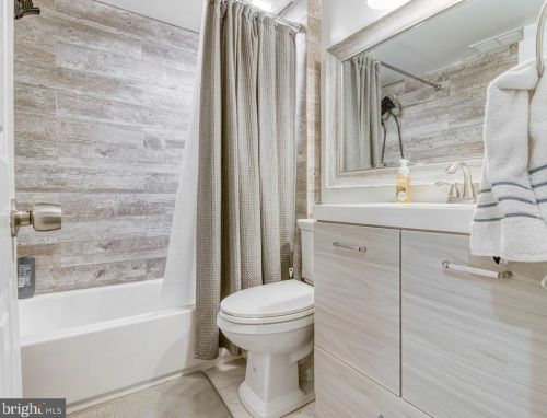 10829 Academy Rd, Philadelphia PA 19154-3901 exterior