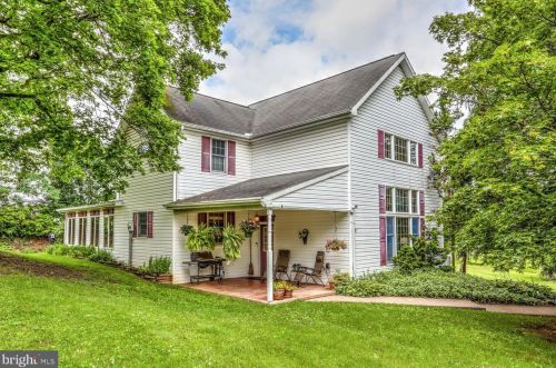 210 Hoernerstown Rd, Hummelstown PA  17036-9503 exterior