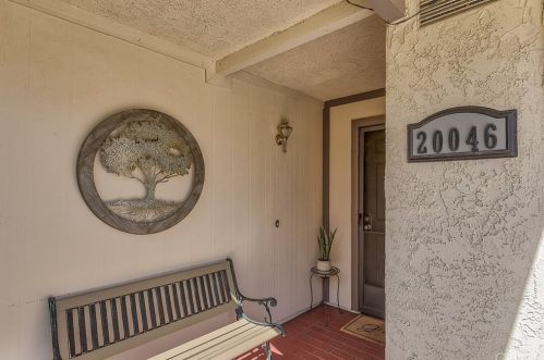 20046 Avenue Of The Oaks, Santa Clarita CA  91321-1361 exterior