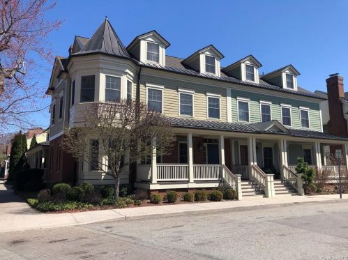 22 West St, Nelsonville, NY 10516-3210