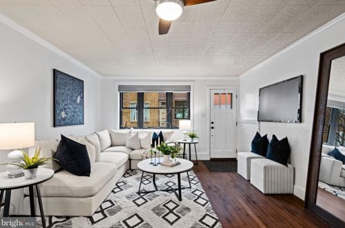 924 Dudley St, Philadelphia PA  19148-2321 exterior