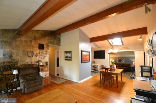 200 Runson Rd, Camp Hill PA  17011-2637 exterior