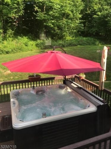 14 Alvin Rd, West Milford Lakes NJ  07480-1643 exterior