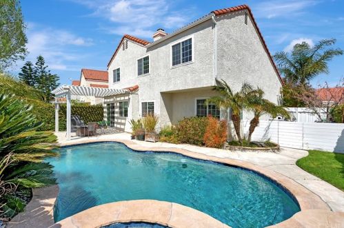 2061 Riverbirch Dr, Simi Valley, CA 93063-5080
