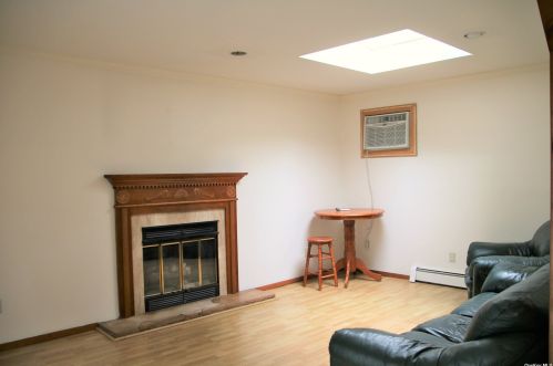 39 Williams Ave, Holtsville NY  11742-1519 exterior