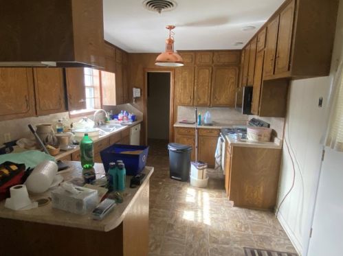 1125 Oakwood St, Carthage, TX 75633-2811