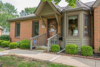 1437 Pegwood Dr, Columbus, OH 43229-3473