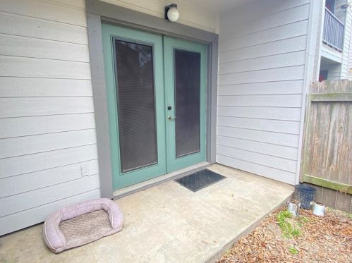 3220 69th St, Galveston TX 77551-2074 exterior