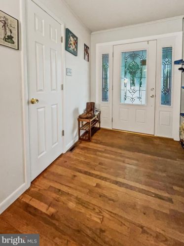 1046 Elmwood Dr, Pottstown PA  19464-3902 exterior