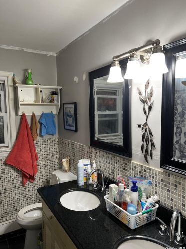 1437 Rosser Ave, Floral Park NY  11003-3030 exterior