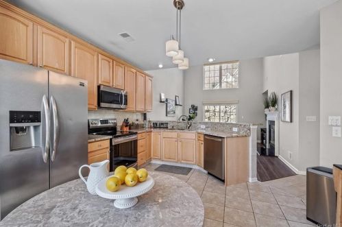 179 Woodlands Dr, Tuxedo Park NY  10987-4803 exterior