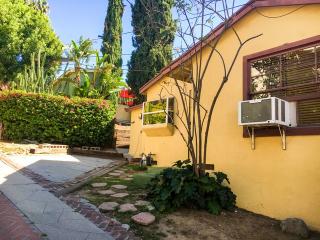 3737 Monon St, Los Angeles CA  90027-3013 exterior