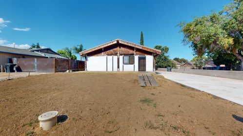 715 Robert Ave, Ripon, CA 95366-2571