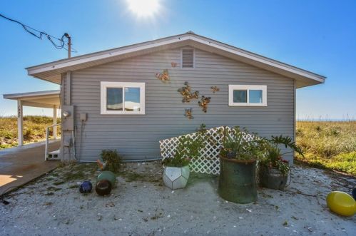 1032 Gorrie Dr, Saint George Island, FL 32328-3012