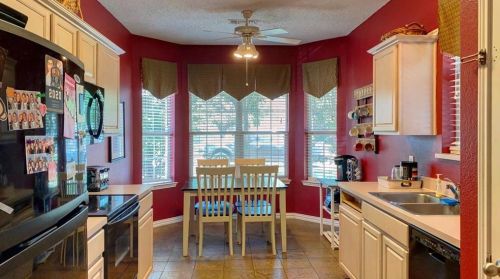 2404 Wildwood Ln, Denton, TX 76210-3420